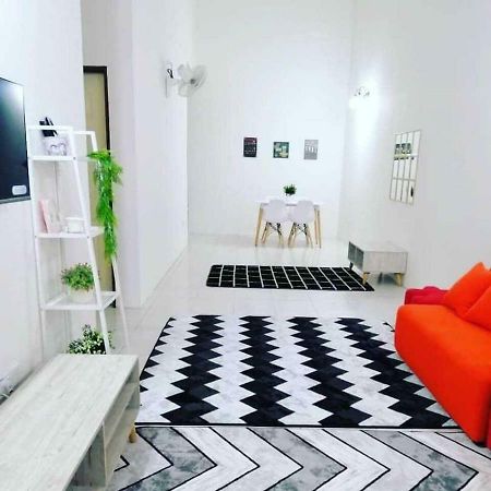 Nur Zahra Sungkai Homestay Eksteriør billede